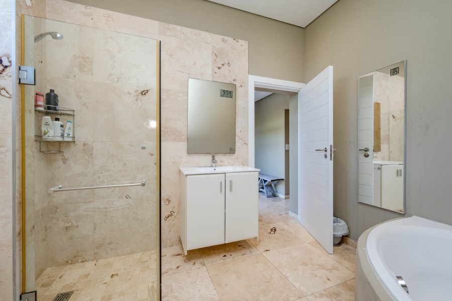 5 Bedroom Property for Sale in Keurbooms River Western Cape